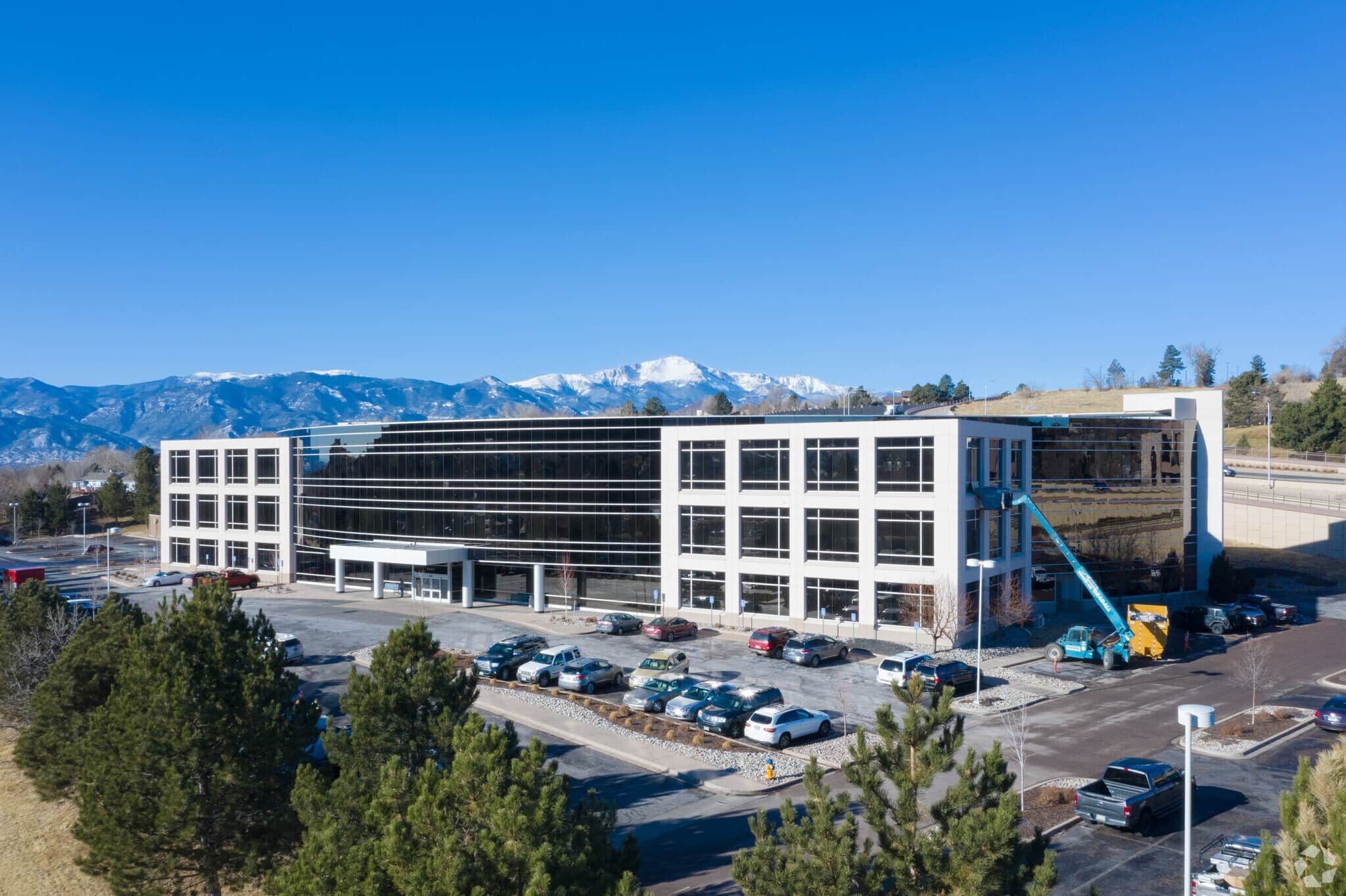 Austin Bluffs — Premier Health Plaza